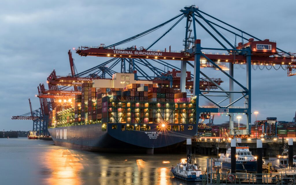https://khimjisshipping.om/